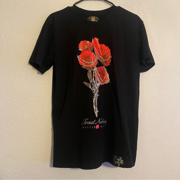 other Other - Trust Nobody Hustle Daily T-shirt
In good condition and shape size M